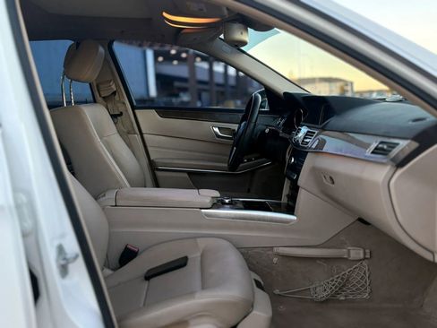 Used 2016 Mercedes-Benz E 350 Sedan w/ Premium Package image 21