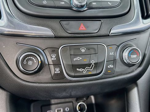 Used 2020 Chevrolet Equinox LT w/ LPO, Floor Liner Package FWD image 27