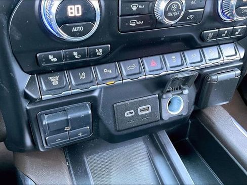 Used 2023 GMC Sierra 2500 Denali w/ Denali Ultimate Package image 16