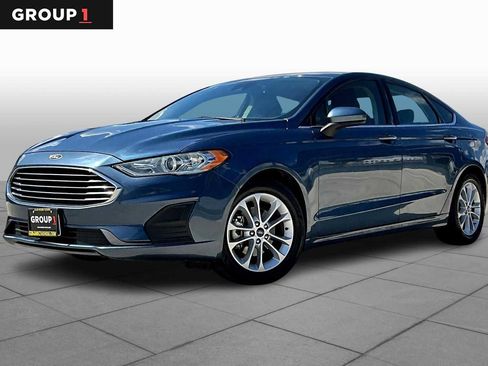 Used 2019 Ford Fusion SE image 1