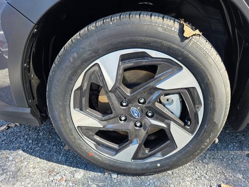 New 2025 Subaru Crosstrek 2.5i Limited w/ Popular Package #4A image 4