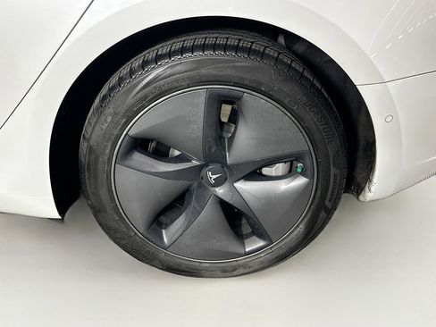 Used 2020 Tesla Model 3 Standard Range Plus image 11