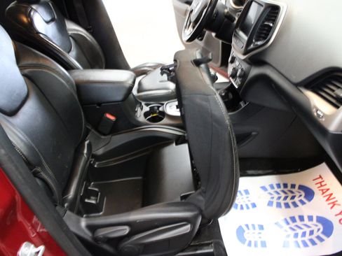 Used 2017 Jeep Cherokee Limited w/ Trailer Tow Group image 24