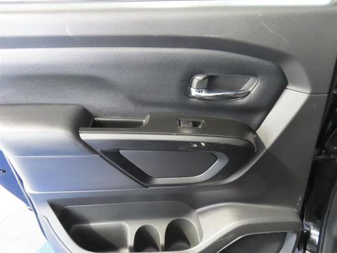 Used 2023 Nissan Titan SV w/ SV Convenience Package image 28