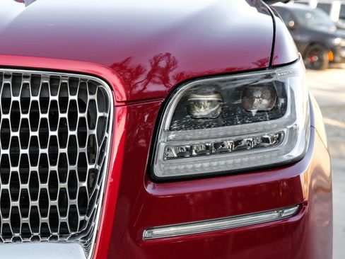 Used 2018 Lincoln Navigator Reserve w/ Technology Package image 61