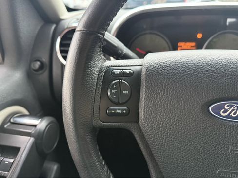 Used 2007 Ford Explorer Sport Trac Limited image 16