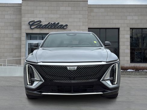 Certified 2025 Cadillac Lyriq Luxury w/ LPO, Floor Liner Package AWD/4WD image 7