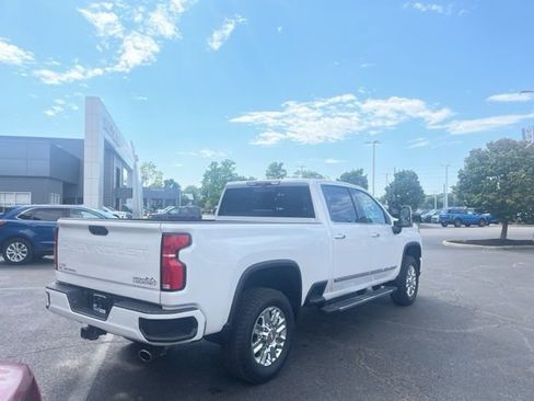 Used 2024 Chevrolet Silverado 3500 High Country image 8