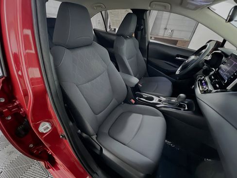 Used 2021 Toyota Corolla LE image 30