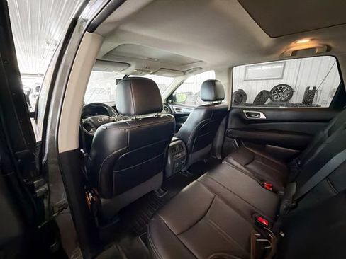 Used 2018 Nissan Pathfinder SL AWD/4WD image 9