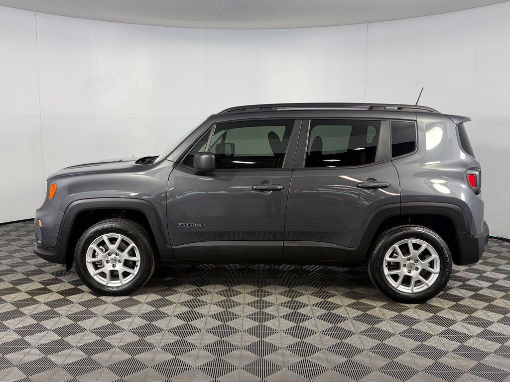 Used 2022 Jeep Renegade Latitude AWD/4WD image 9
