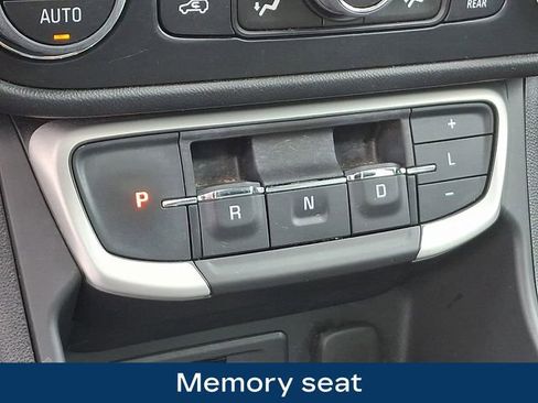 Used 2023 GMC Terrain SLT w/ Infotainment Package II image 20