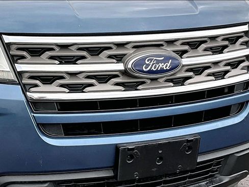 Used 2018 Ford Explorer FWD image 26