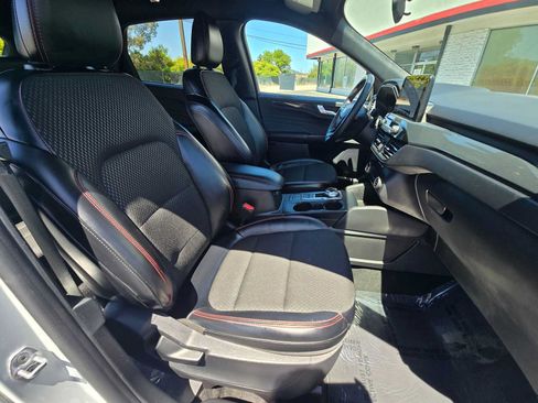 Used 2025 Ford Escape ST-Line FWD image 10