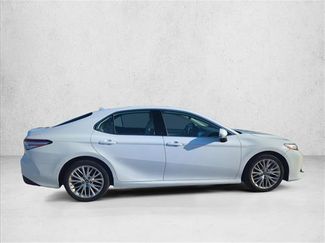 Used 2019 Toyota Camry XLE video 4