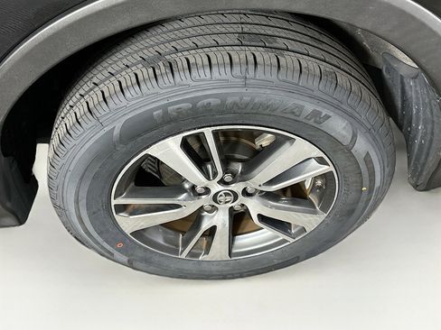 Used 2018 Toyota RAV4 XLE image 11