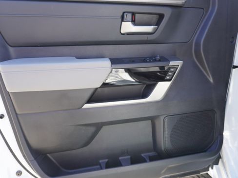 Used 2024 Toyota Tundra Limited AWD/4WD image 21