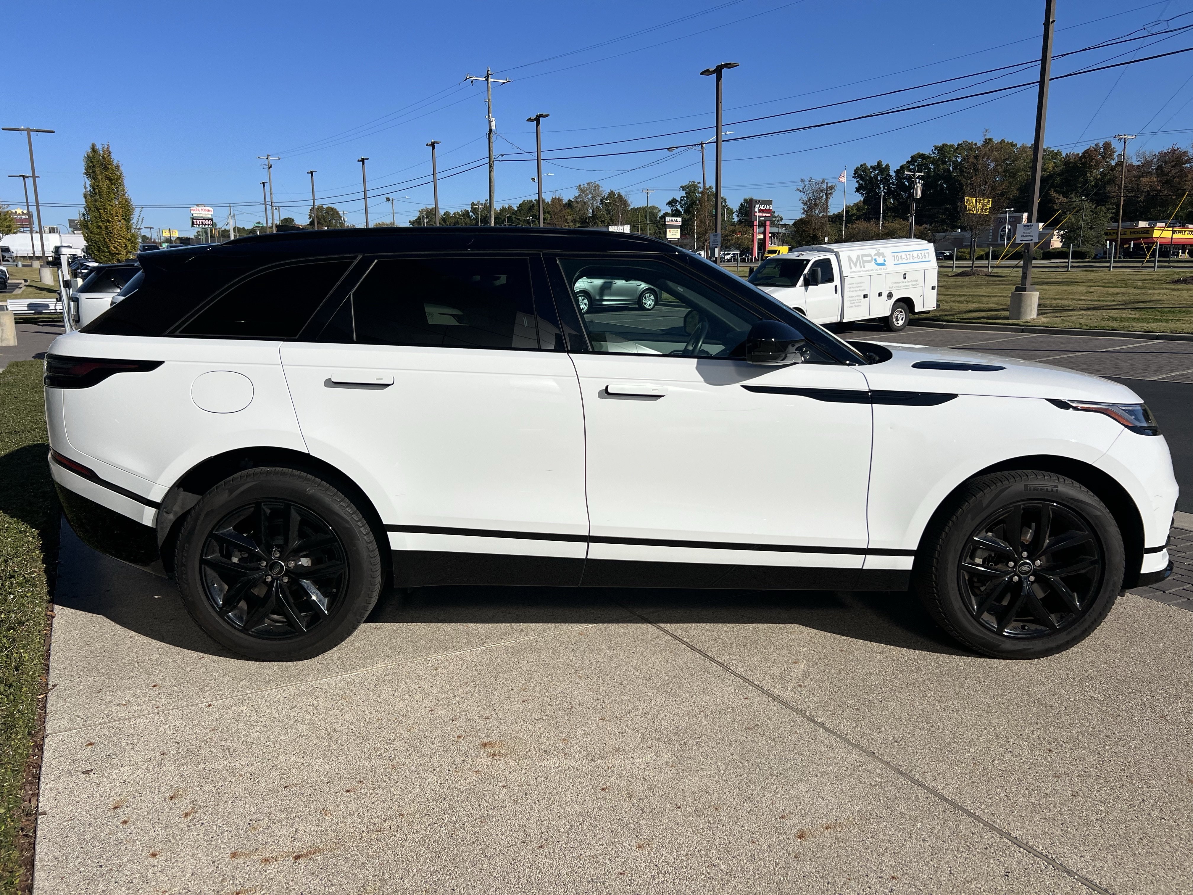 Certified 2024 Land Rover Range Rover Velar Dynamic SE AWD/4WD image 8