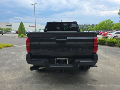 Used 2025 Toyota Tacoma TRD Sport w/ TRD Sport Upgrade Package RWD image 4