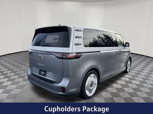 New 2025 Volkswagen ID. Buzz 1st Edition image 3