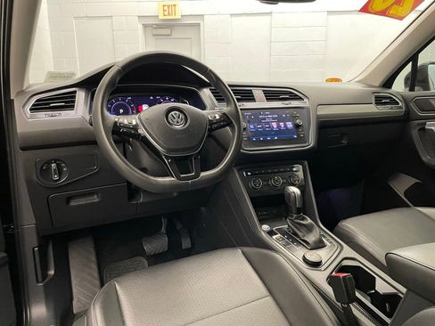 Used 2020 Volkswagen Tiguan SEL AWD/4WD image 12