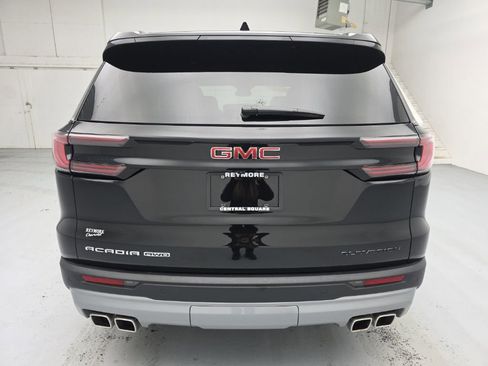 Used 2025 GMC Acadia Elevation w/ Elevation Premium Package image 11