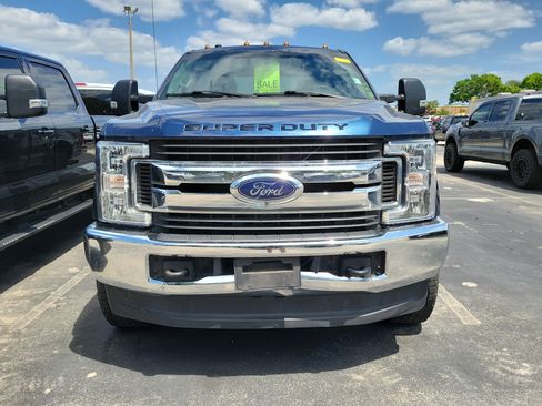 Used 2019 Ford F250 XL w/ STX Appearance Package image 2