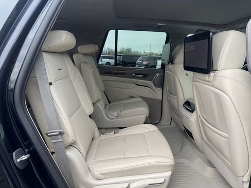 Certified 2023 Cadillac Escalade Premium Luxury Platinum AWD/4WD image 18