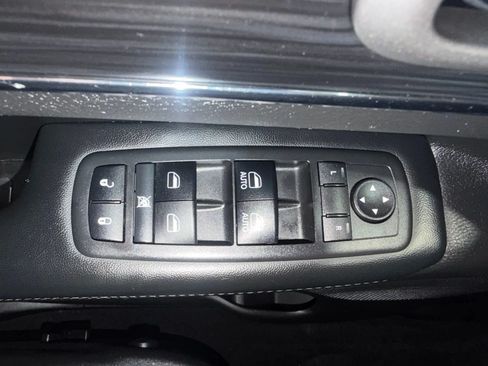 Used 2019 Jeep Grand Cherokee Limited AWD/4WD image 22