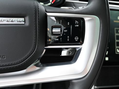Used 2025 Land Rover Range Rover SE AWD/4WD image 24