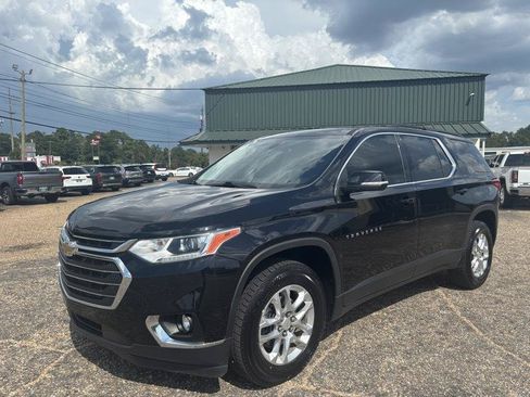 Used 2021 Chevrolet Traverse LT AWD/4WD image 1