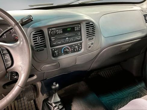 Used 2003 Ford F150 XLT AWD/4WD image 11