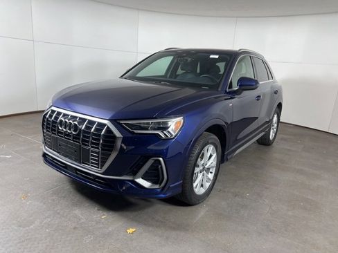 Certified 2023 Audi Q3 2.0T Premium Plus w/ Premium Plus Package image 3