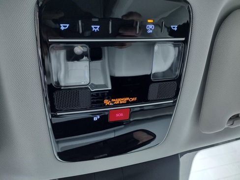 Used 2025 Hyundai Santa Fe SE image 33