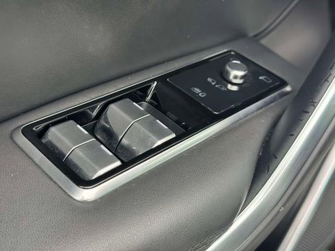 Used 2023 Jaguar F-PACE S AWD/4WD image 22
