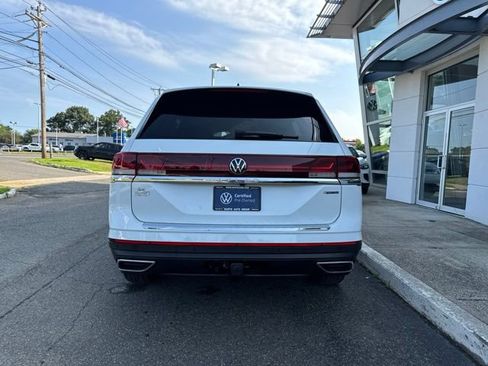 Certified 2024 Volkswagen Atlas SE w/ Black Wheel Package AWD/4WD image 7