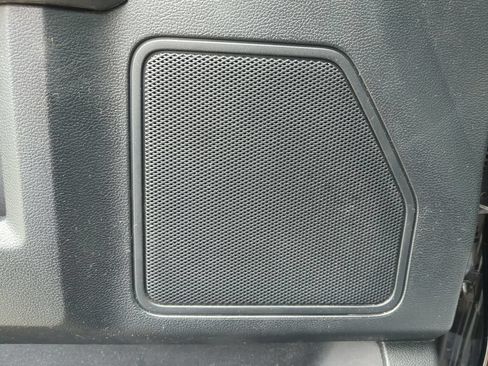 Used 2017 Ford F150 XLT w/ Equipment Group 302A Luxury AWD/4WD image 19