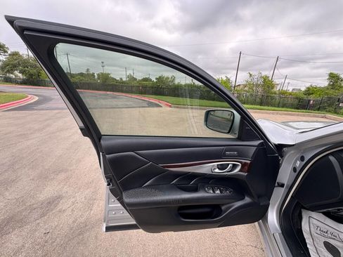 Used 2011 INFINITI M37 w/ Premium Pkg image 26
