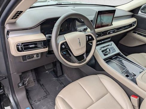 Used 2023 Lincoln Aviator AWD w/ Class IV Trailer Tow Package image 10