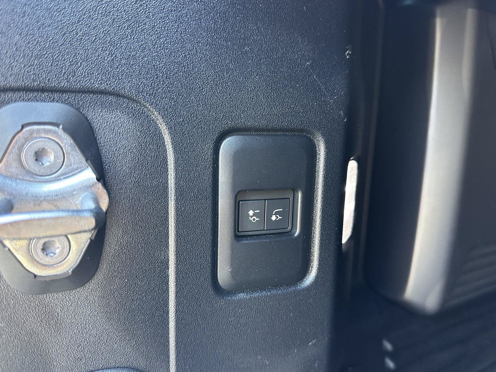 Used 2023 Land Rover Defender 110 Carpathian Edition AWD/4WD image 46