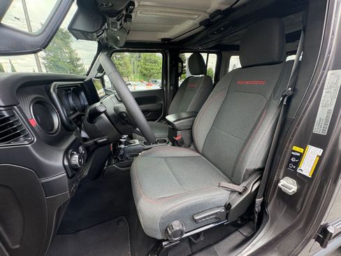 Used 2025 Jeep Wrangler Unlimited Rubicon AWD/4WD image 35