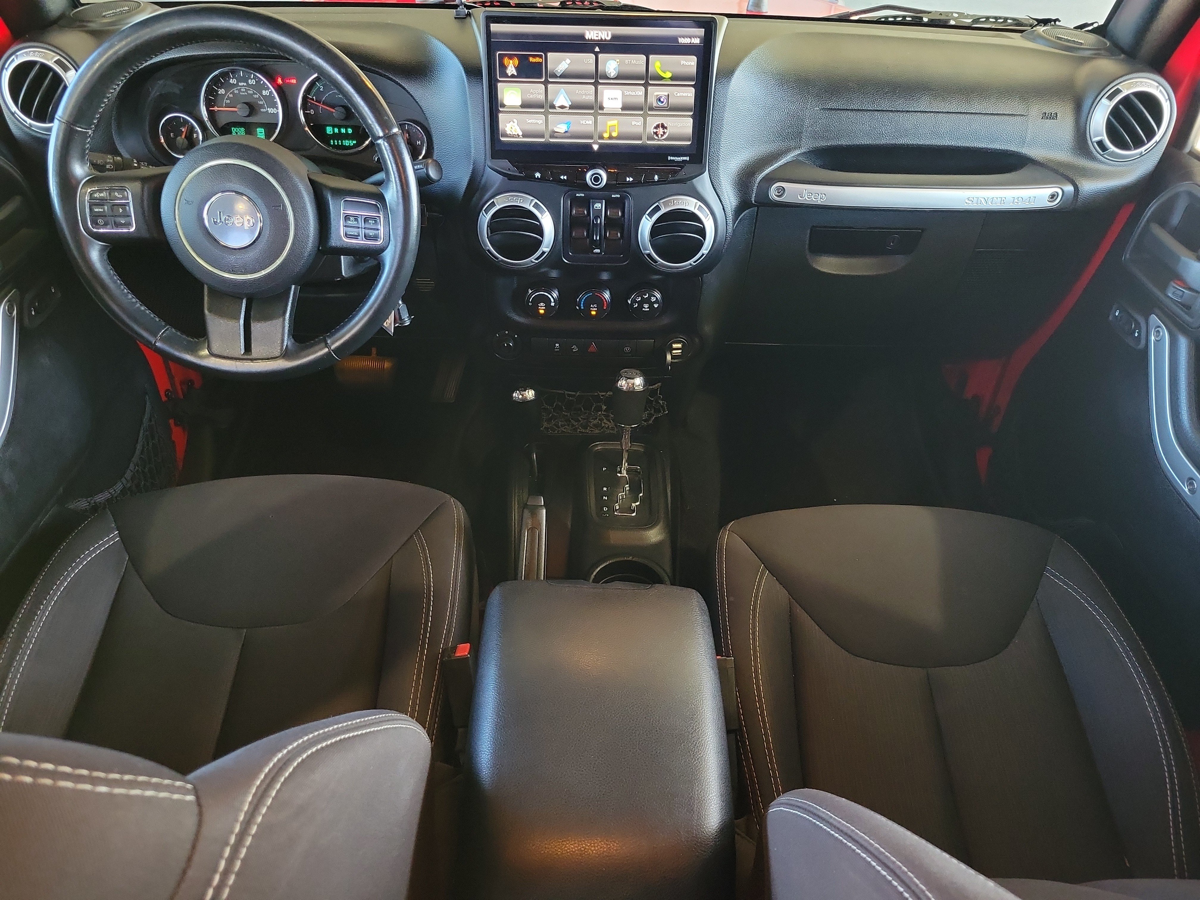 Used 2015 Jeep Wrangler Unlimited Sahara w/ Connectivity Group AWD/4WD image 12