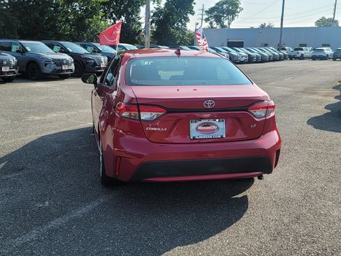 Used 2021 Toyota Corolla LE FWD image 7