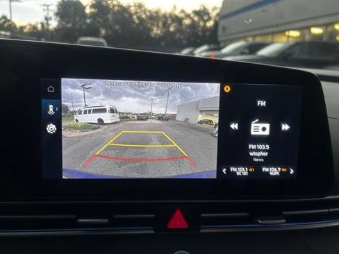 Used 2025 Hyundai Elantra SEL FWD image 24
