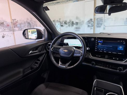 Used 2025 Chevrolet Equinox LT image 33