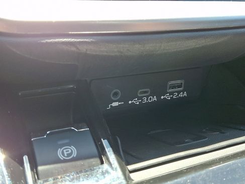 Used 2024 Subaru Outback Premium w/ Popular Package #1 AWD/4WD image 24