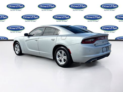 Used 2019 Dodge Charger SXT image 6