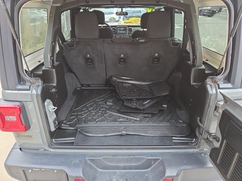 Used 2019 Jeep Wrangler Unlimited Sport S image 5