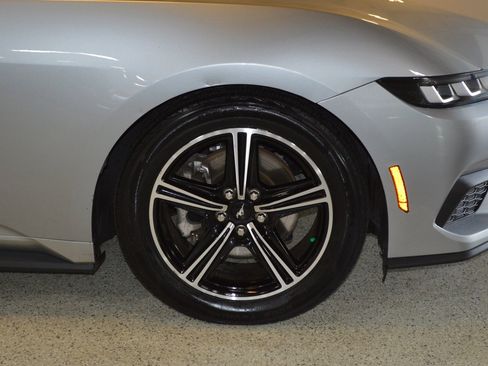 Used 2024 Ford Mustang Premium RWD image 9