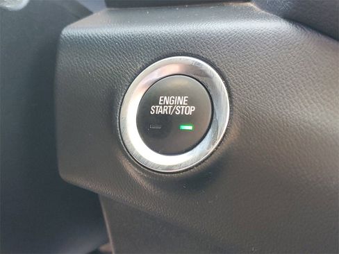 Used 2022 GMC Terrain SLE w/ LPO, Floor Liner Package image 31